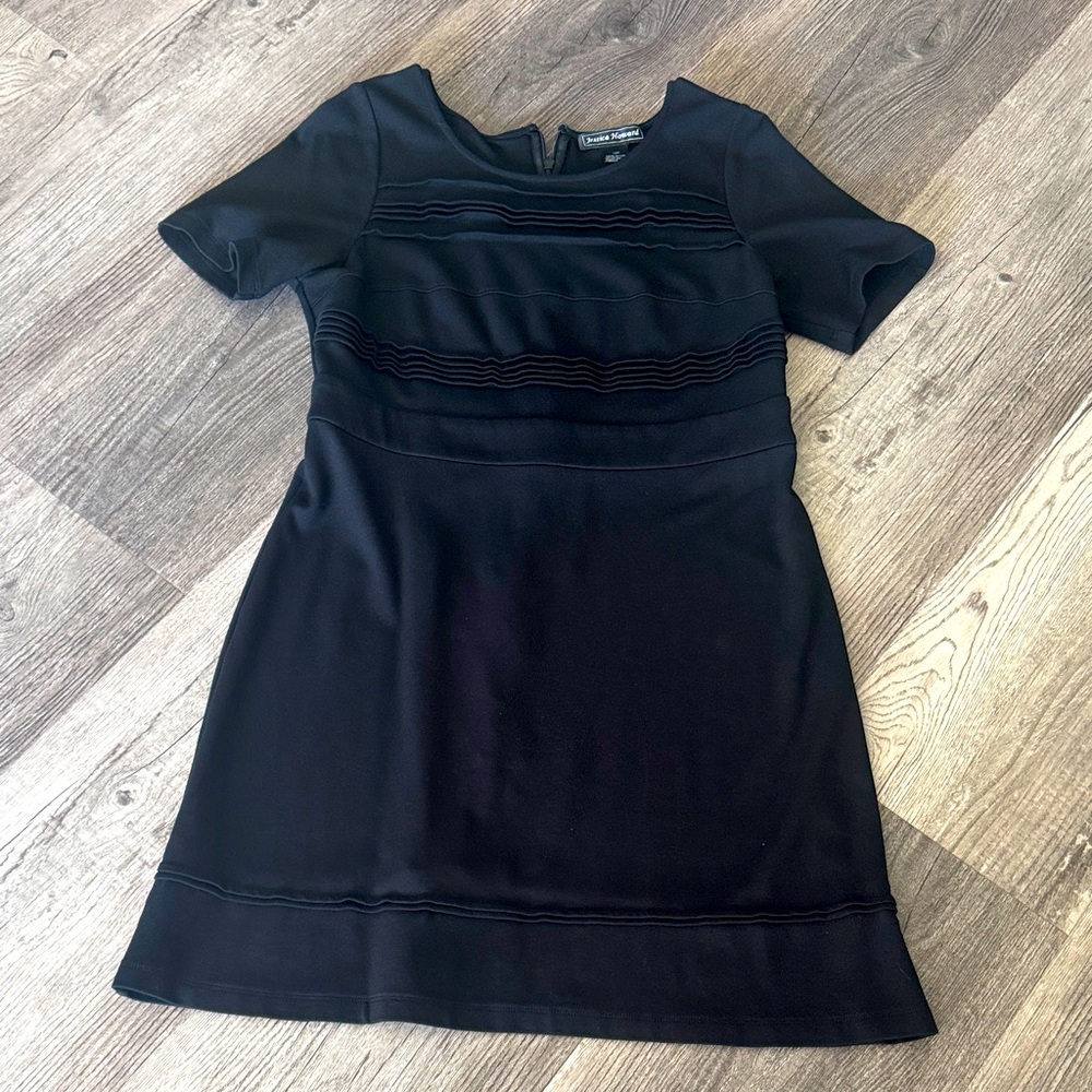 Jessica Howard Black Dress with Short Sleeves